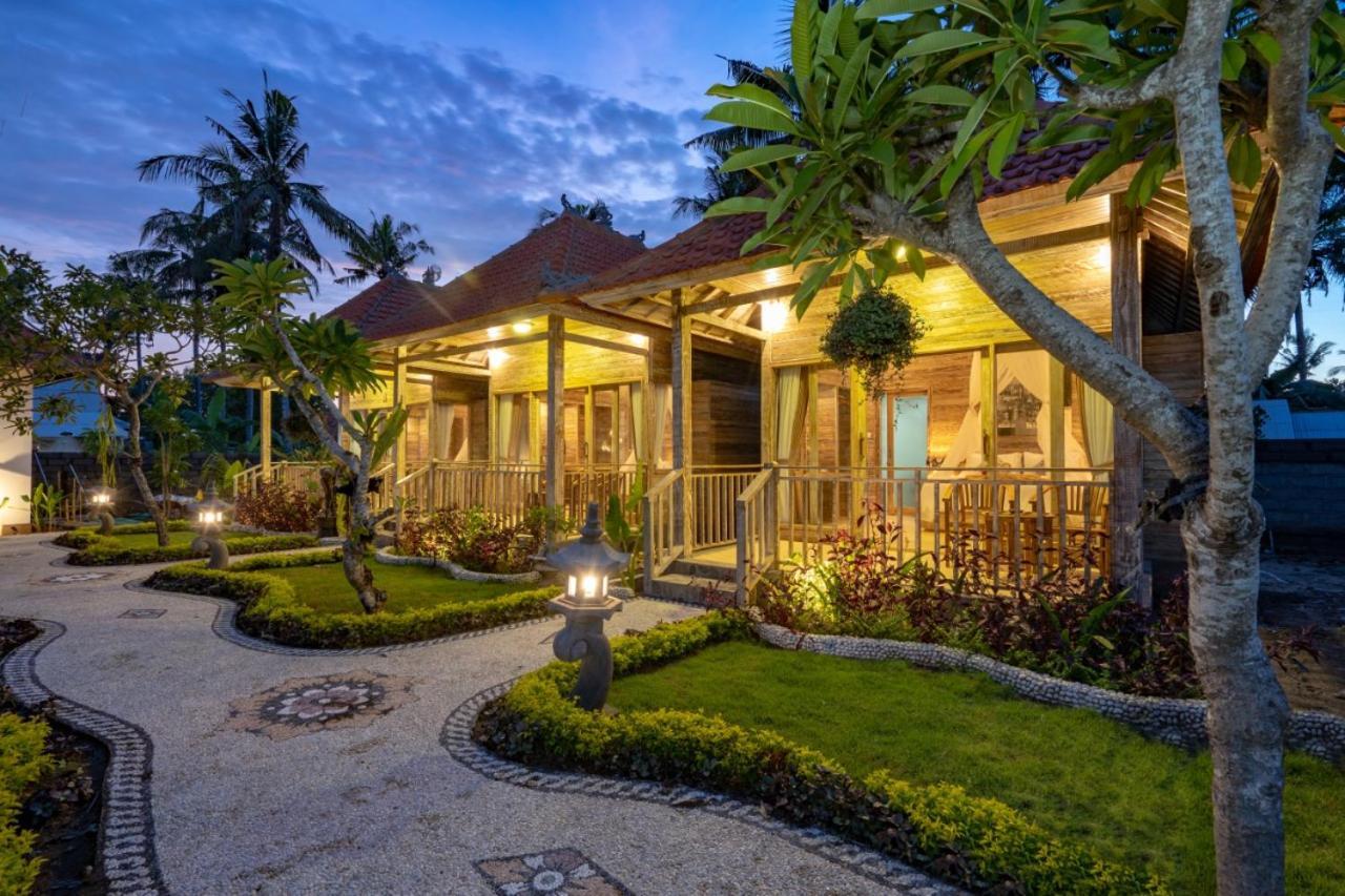 Helly'S Secret Garden Cottage Lembongan Extérieur photo