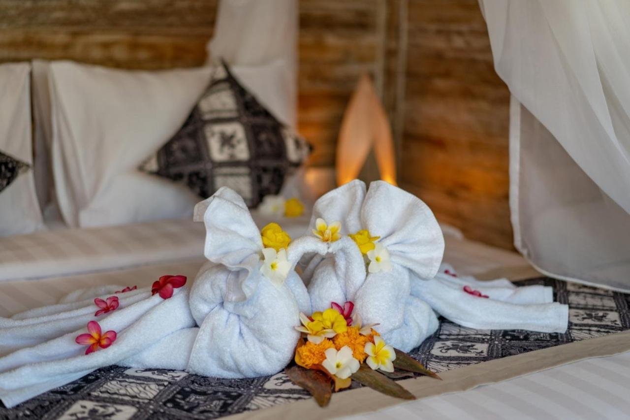 Helly'S Secret Garden Cottage Lembongan Extérieur photo
